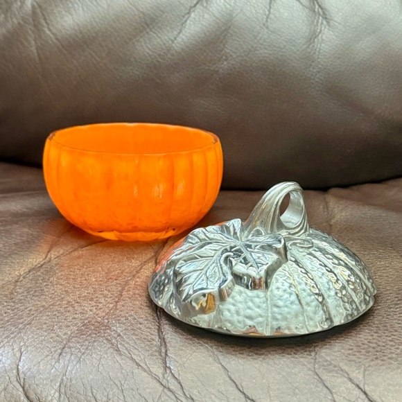 White Barn Glass Pumpkin 3 Wick Candle Holder with Metal Lid - Picture 8 of 13